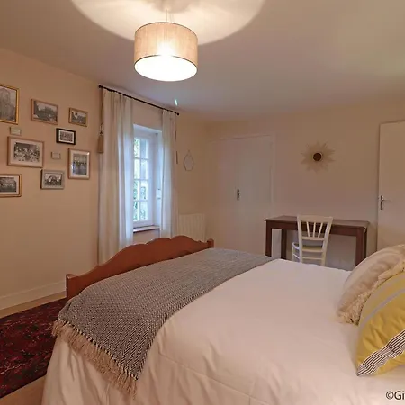 Retraite Paisible En Maison Traditionnelle, 4 Chambres, Jardin Arbore, Cheminee Et Nature Luxuriante. - Fr-1-497-154