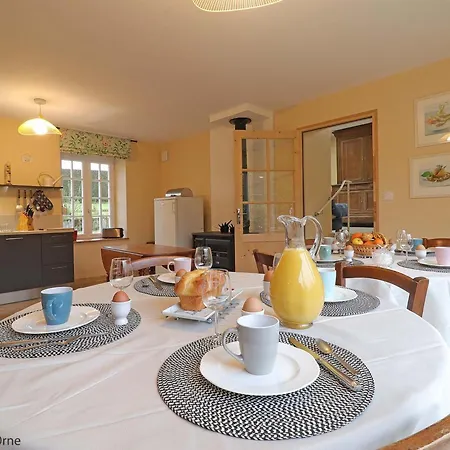Retraite Paisible En Maison Traditionnelle, 4 Chambres, Jardin Arbore, Cheminee Et Nature Luxuriante. - Fr-1-497-154 Holiday home *