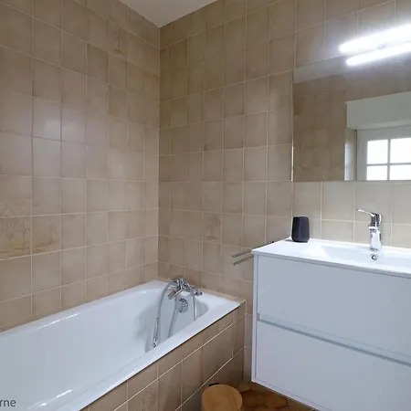 Retraite Paisible En Maison Traditionnelle, 4 Chambres, Jardin Arbore, Cheminee Et Nature Luxuriante. - Fr-1-497-154 * Tinchebray-Bocage