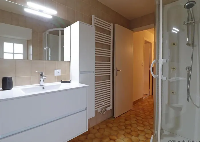 Дом отдыха Maison Paisible En Nature Avec Cheminee Et Animaux Acceptes - Fr-1-497-154 *