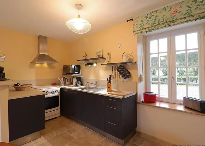 Дом отдыха Maison Paisible En Nature Avec Cheminee Et Animaux Acceptes - Fr-1-497-154